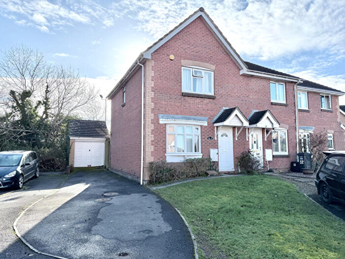 3 Bedroom End Of Terrace House For Sale In Lindsey Close, Portishead, North Somerset, BS20