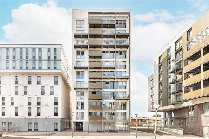 2 Bedroom Flat To Rent In Merryweather Place, London, SE10