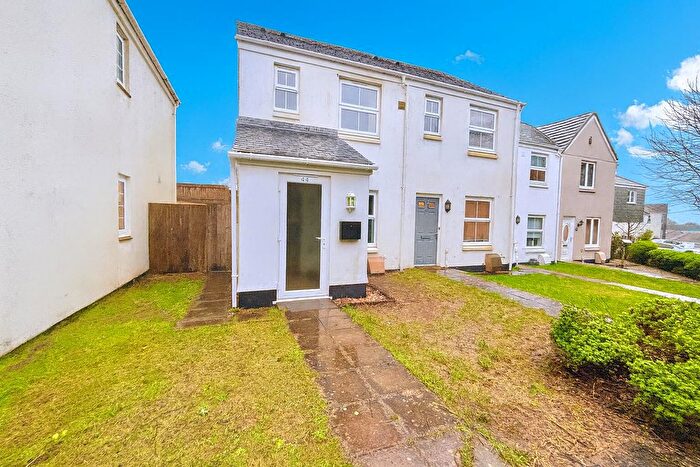 2 Bedroom Semi Detached House For Sale In Round Ring Gardens, Penryn, TR10
