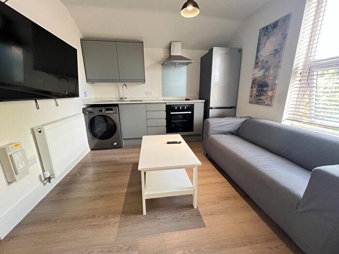 2 Bedroom Apartment To Rent In Flat, William Road, West Bridgford, Nottingham, NG2