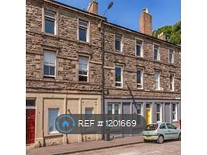 3 Bedroom Flat To Rent In Southfield Place, Edinburgh, EH15