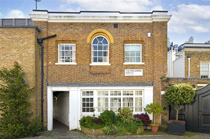 4 Bedroom Mews For Sale In Hyde Park Gardens, London, W2
