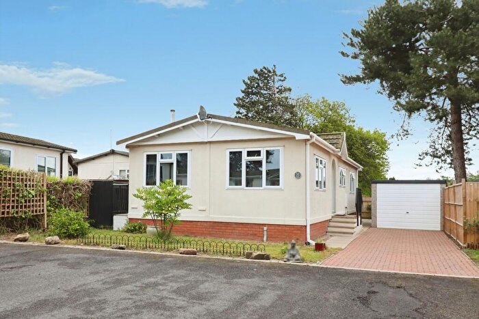 3 Bedroom Park Home For Sale In Grange Park, Woodhall Spa, LN10
