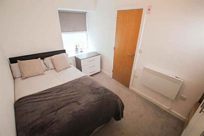 2 Bedroom Apartment To Rent In Rivermill Court, Kirkstall, Leeds, LS5
