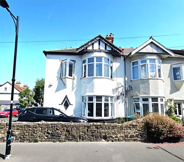 2 Bedroom Apartment To Rent In Pall Mall, Leigh On Sea, Leigh On Sea, SS9