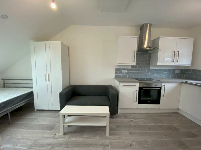 Studio To Rent In Woodville Road, Cardiff(City), CF24