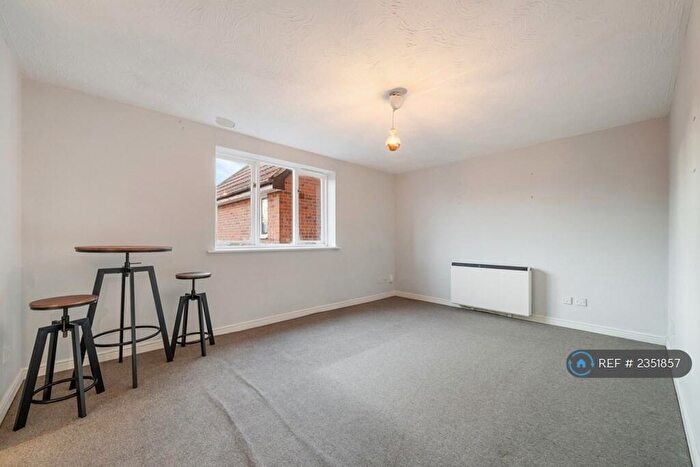1 Bedroom Flat To Rent In Darlington Court, London, SE6
