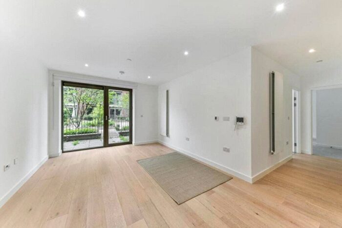 2 Bedroom Flat To Rent In Royal Crest Avenue, London, E16