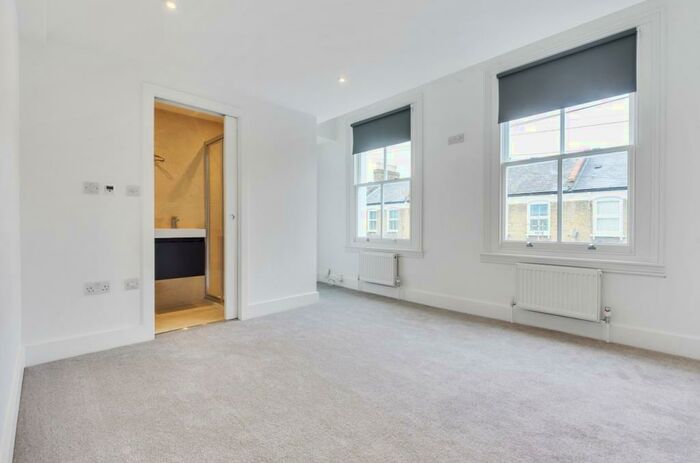 2 Bedroom Maisonette To Rent In Geldart Road Peckham, SE15