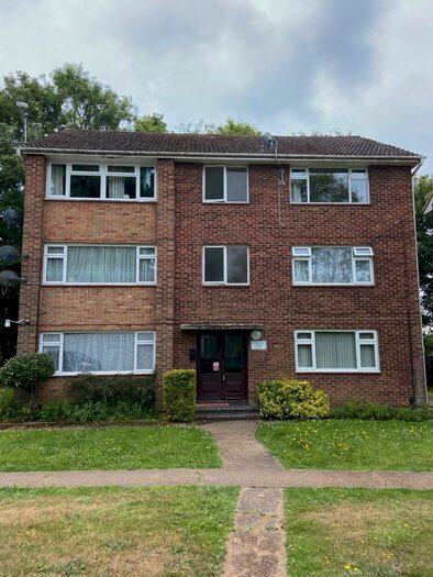 1 Bedroom Apartment To Rent In Barnfield Court, Southampton, SO19