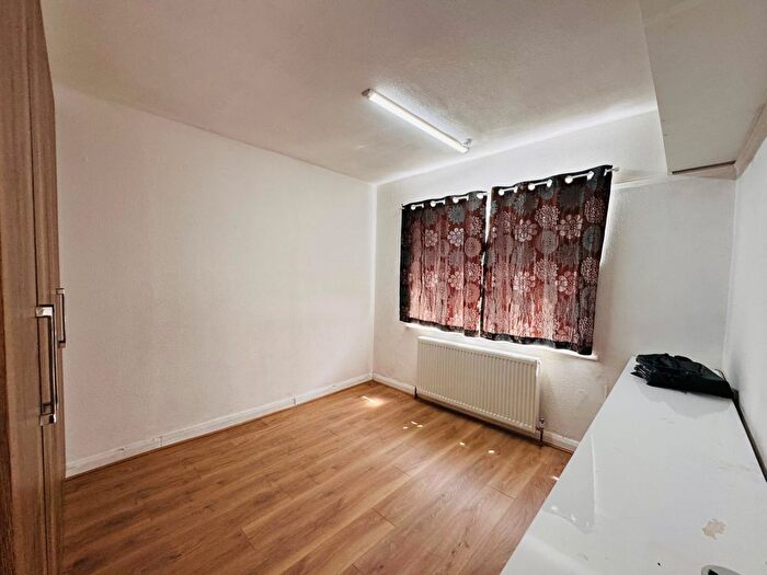 4 Bedroom End Of Terrace House To Rent In Uxbridge, UB10