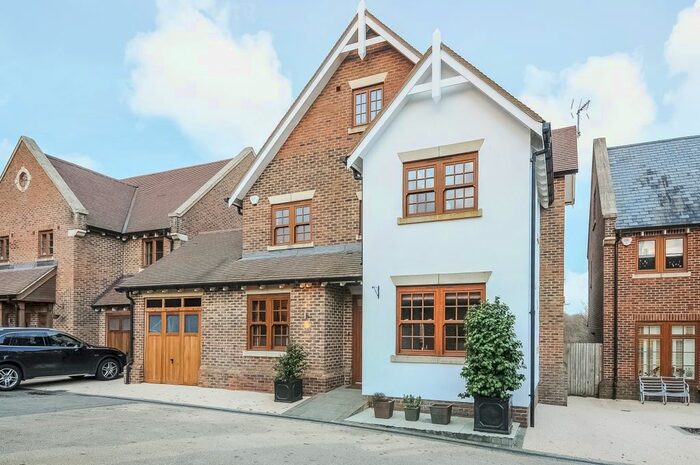 5 Bedroom Detached House To Rent In Little Trodgers Lane, Mayfield, TN20
