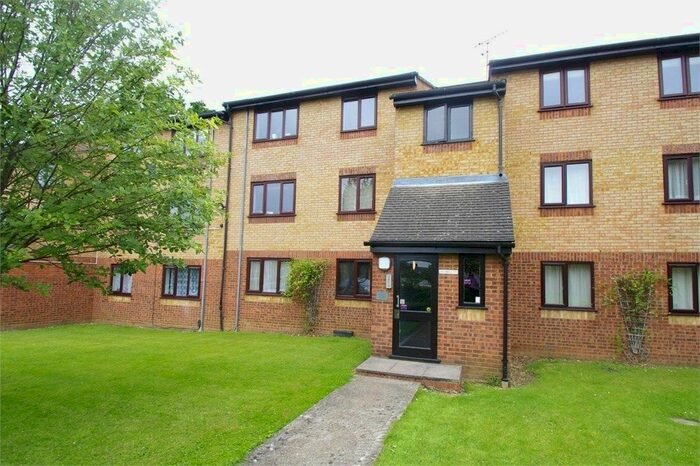 1 Bedroom Flat To Rent In Chiswell Court, Sandown Road, Watford, WD24