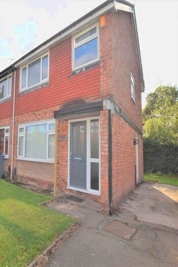3 Bedroom Semi-Detached House To Rent In St. Pauls Road, Manchester, M20