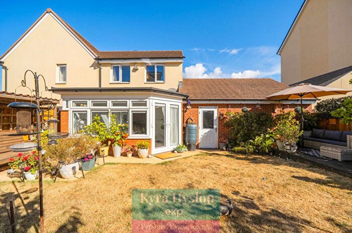 3 Bedroom Semi-Detached House For Sale In Shareford Way, Cranbrook, Exeter, EX5