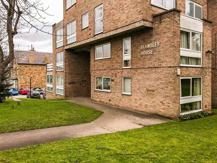 2 Bedroom Flat To Rent In Beamsley House, Bradford, BD18