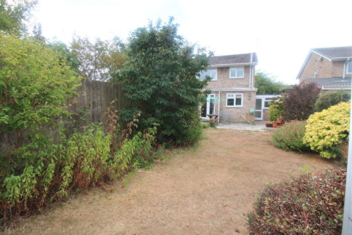 3 Bedroom Semi-Detached House For Sale In Merriemeade Close, Dibden Purlieu, Hampshire, SO45