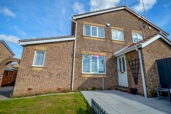 2 Bedroom End Of Terrace House To Rent In Stainmore Avenue, Sothall, S20