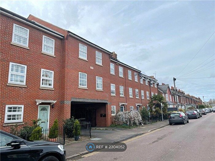 2 Bedroom Flat To Rent In Kings Road, Hitchin, SG5