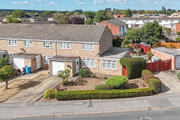 3 Bedroom End Of Terrace House For Sale In Ruddlesway, Windsor, Berkshire, SL4