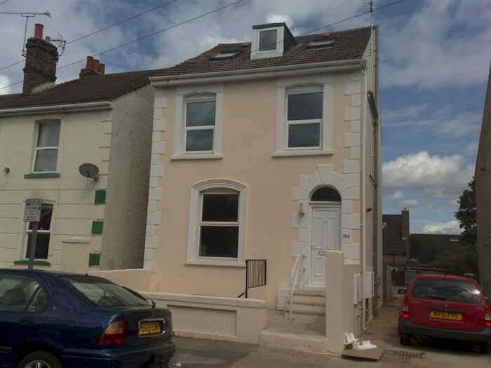 1 Bedroom Flat To Rent In Trafalgar Street, Gillingham, ME7