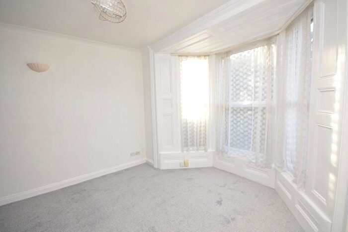 1 Bedroom Flat For Sale In Queens Road, Exeter, Devon, EX2