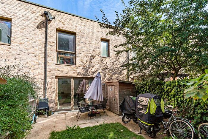 2 Bedroom Property For Sale In Rosebay Gardens, Oxford, OX3