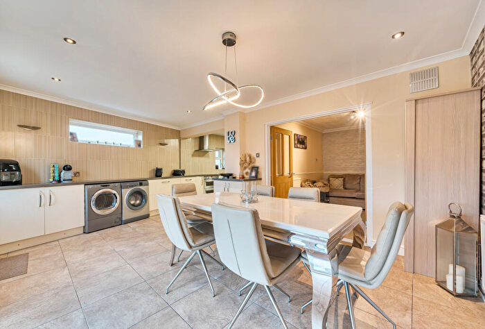 3 Bedroom Semi-Detached House For Sale In Moray Way, Romford, RM1