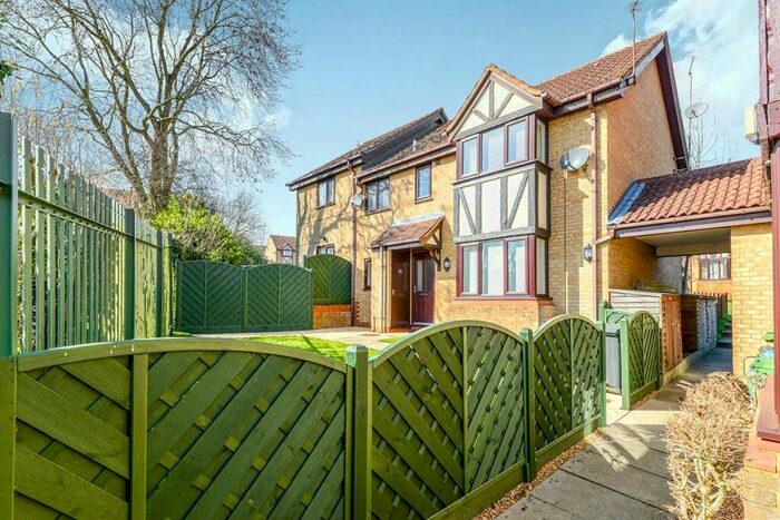 2 Bedroom House To Rent In The Pastures, Hemel Hempstead, Hertfordshire, HP1