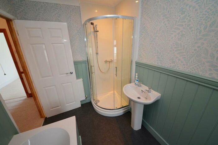 2 Bedroom Terraced House For Sale In Clareston Road, Tenby, SA70