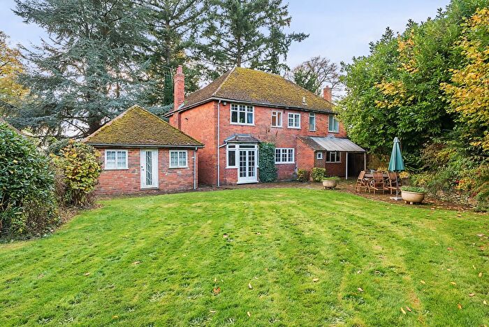 4 Bedroom Detached House For Sale In Chiltern Road, Peppard Common, Henley-On-Thames, Oxfordshire, RG9