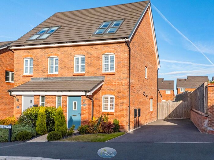 3 Bedroom Semi-Detached House For Sale In Serotine Road, Gateford, Worksop, S81