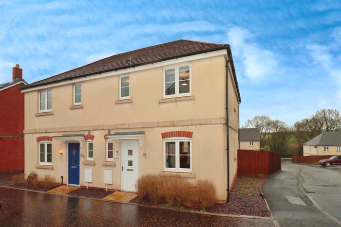 3 Bedroom Semi-Detached House For Sale In Medlar Close, Bristol, BS10