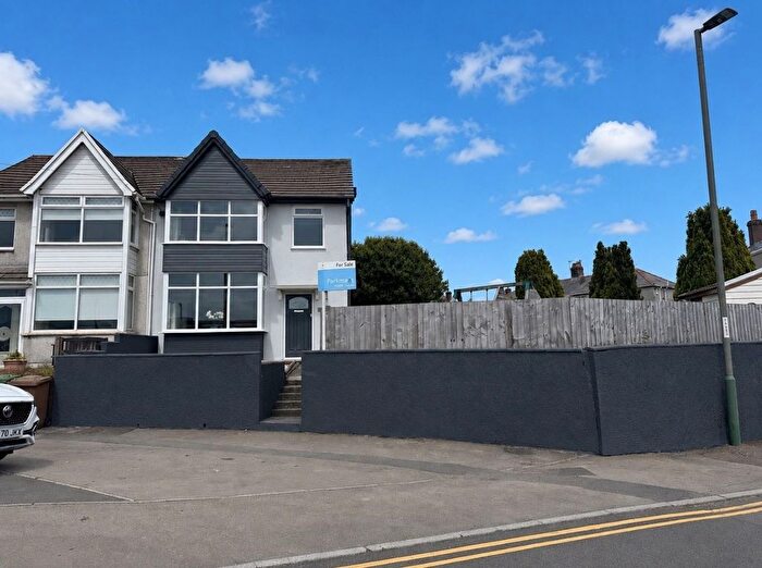 3 Bedroom Semi-Detached House For Sale In Bedwellty Road, Cefn Fforest, NP12