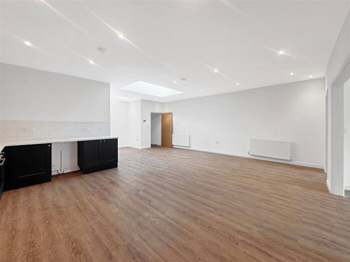 2 Bedroom Flat To Rent In Castle Street, Hinckley, LE10