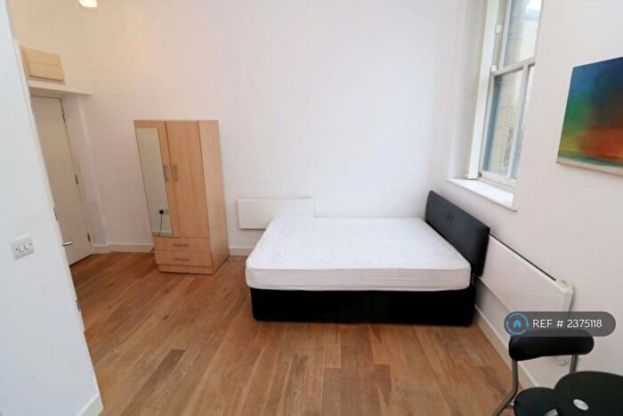 Studio To Rent In Tayson House, Bradford, BD1