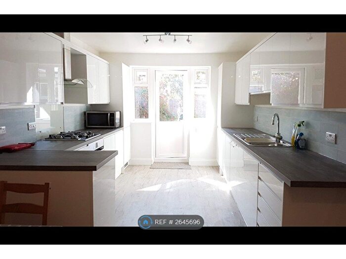 6 Bedroom Semi-Detached House To Rent In Sirdar Road, Southampton, SO17