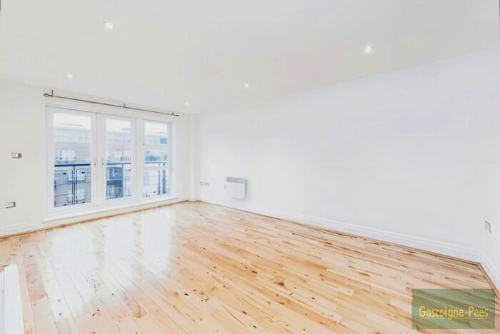 1 Bedroom Flat To Rent In Royal Quarter - Kingston, KT2