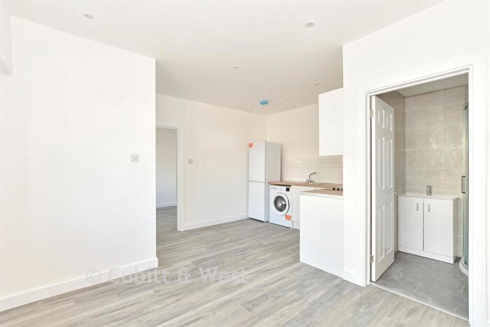 1 Bedroom Flat For Sale In Holmbush Way, Southwick, Brighton, East Sussex, BN42