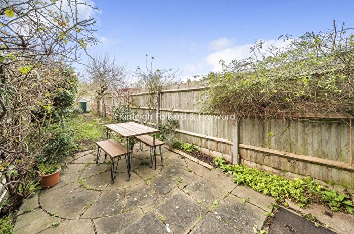 2 Bedroom Flat For Sale In Cheltenham Road, Upper Nunhead, London, SE15