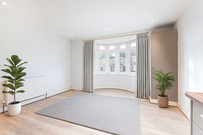 2 Bedroom Flat To Rent In Sidcup Hill, Swanley, Bromley, DA14