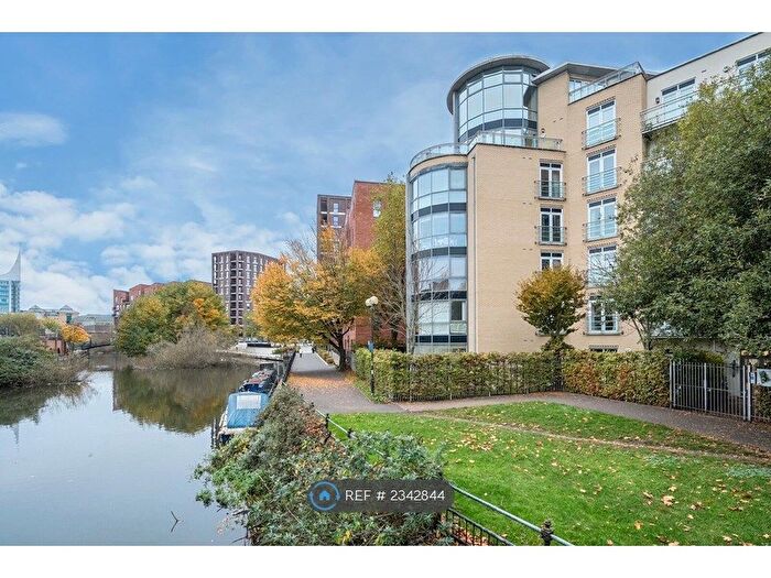 2 Bedroom Flat To Rent In Kenavon Drive, Reading, RG1