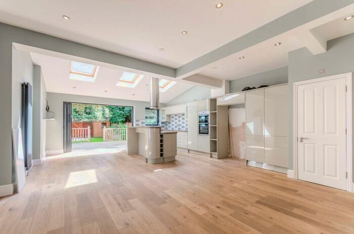 3 Bedroom House To Rent In Oak Hill Gardens, Woodford Green, IG8