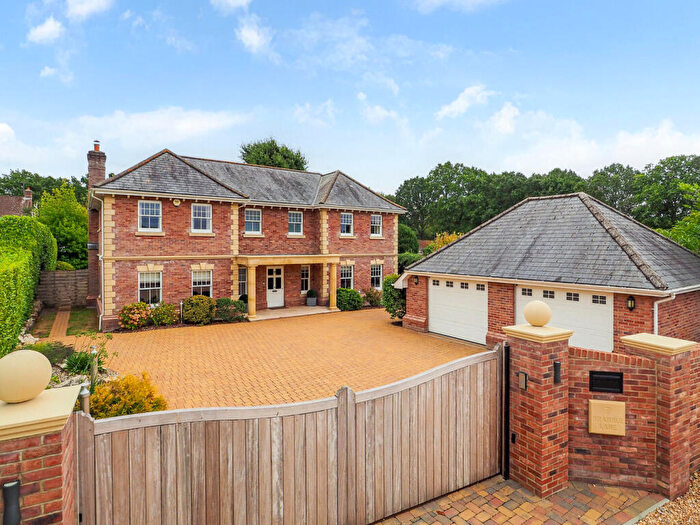 4 Bedroom Detached House For Sale In Bramble Lane, Sarisbury Green, SO31