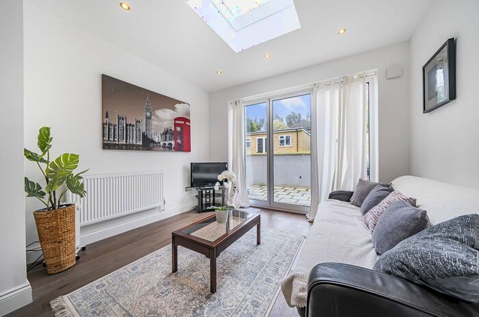 1 Bedroom Flat To Rent In Tower Road, Orpington, BR6