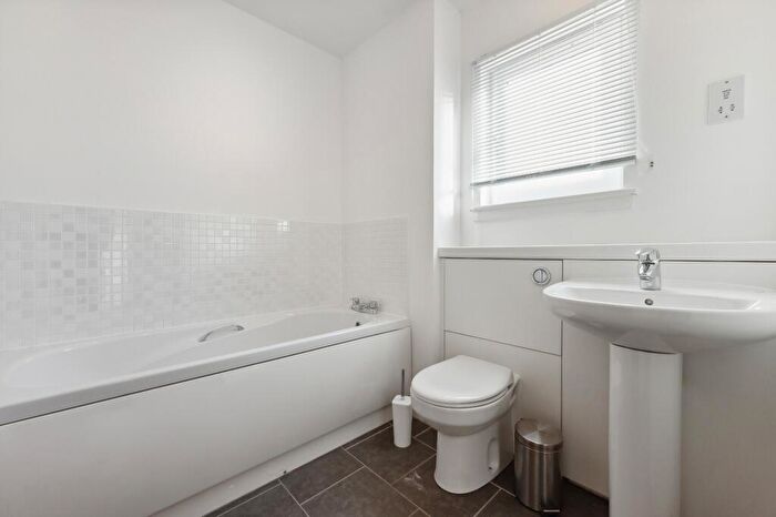2 Bedroom Apartment To Rent In Chandlers Court, Waterfront, Stirling, Stirlingshire, FK8