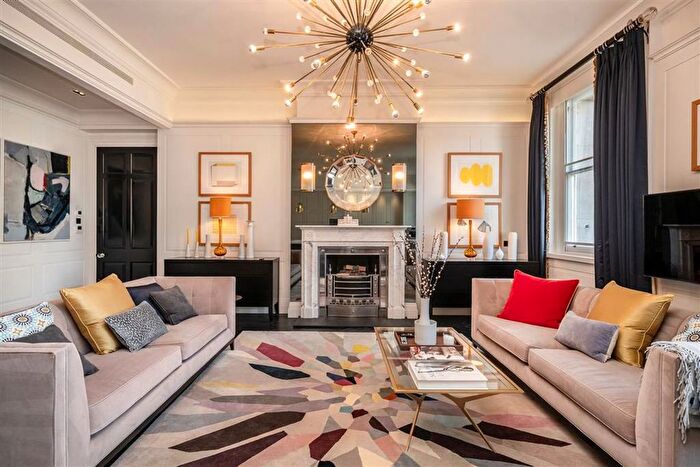 2 Bedroom Flat To Rent In Bedford Street, Fitzrovia Amp; Covent Garden, WC2E