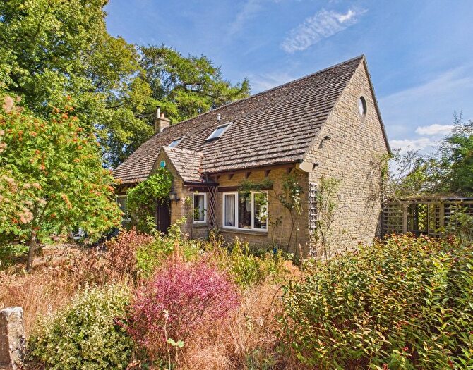 2 Bedroom Detached House For Sale In Jubilee Lane, Milton-Under-Wychwood, OX7