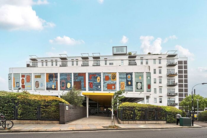 2 Bedroom Flat For Sale In Peterborough Road, Parsons Green, London, SW6