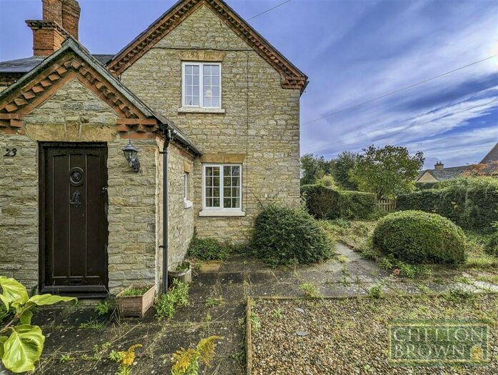 2 Bedroom House For Sale In Deanshanger Road, Old Stratford, Milton Keynes, MK19